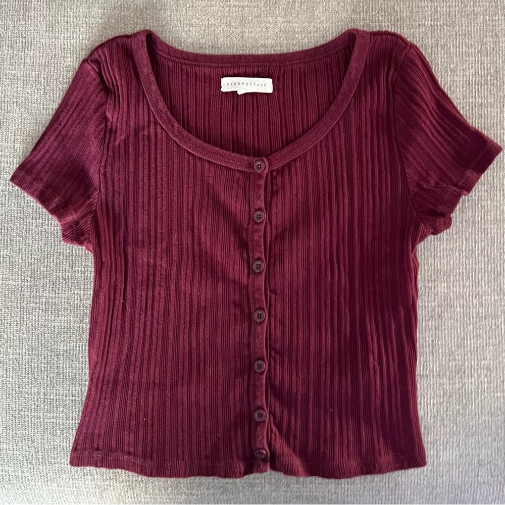 Aeropostale Scoop Neck Cropped T-Shirt